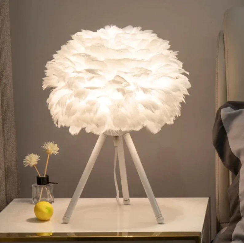 Feather Bedroom Table Lamp Modern Bedside Lamp Living Room Coffee Shop Wedding Christmas Decoration Romantic Goose Feather Lamp
