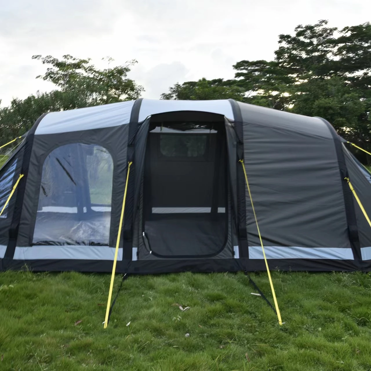 Silverline  Inflatable tent for 4 person tent bedroom with black coating