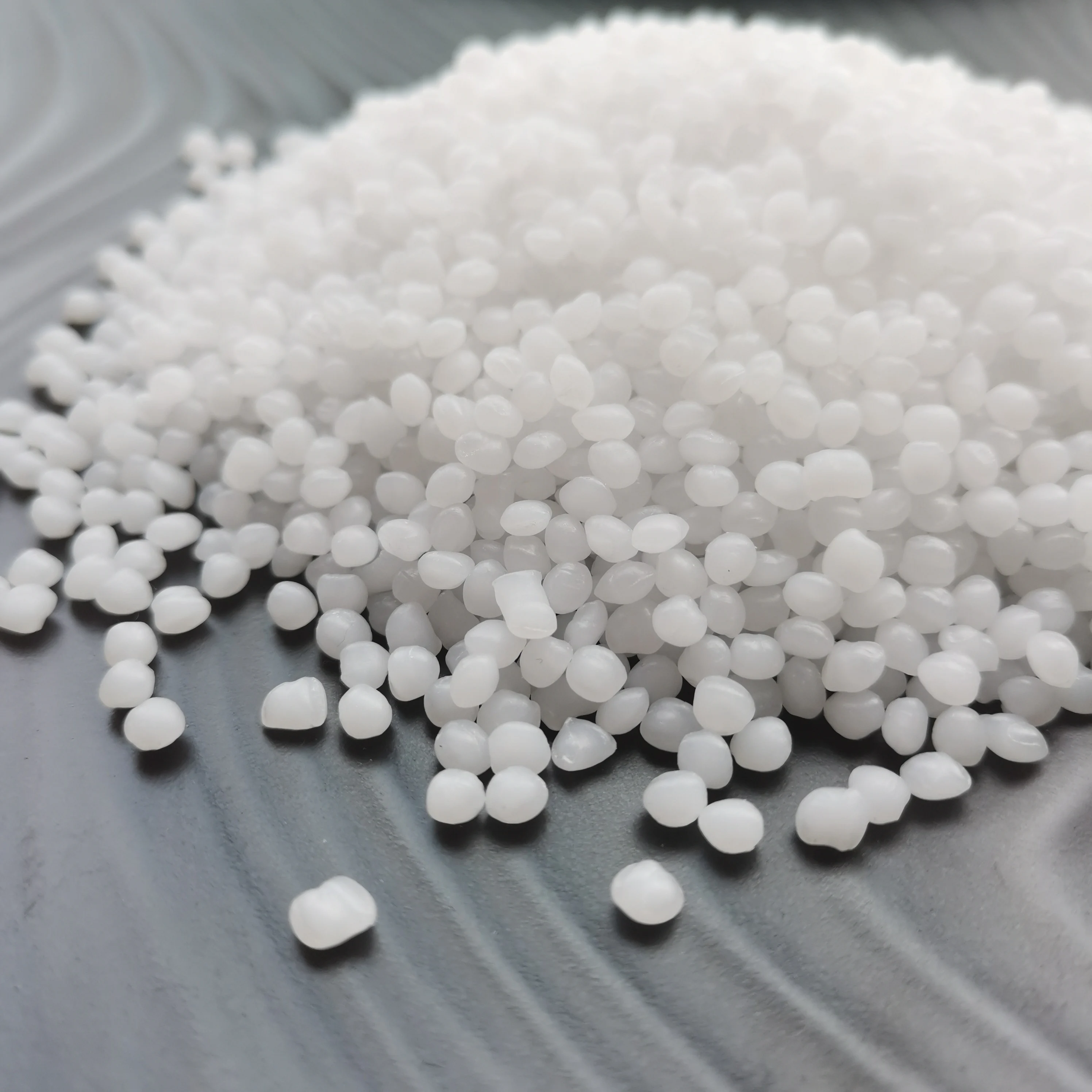 Cheap price round recycled plastic white pp granules raw plastic material polypropylene resin particles with injection