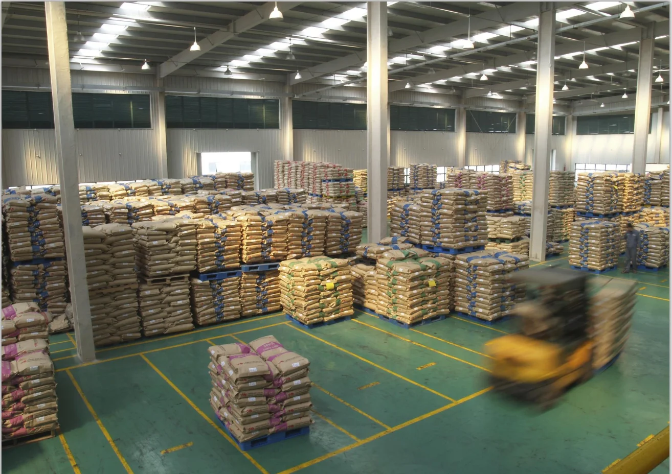 China manufacturer insert flange nut DIN6923 m5 m8 m 10 flange nuts m6 wholesale galvanized hex flange nuts