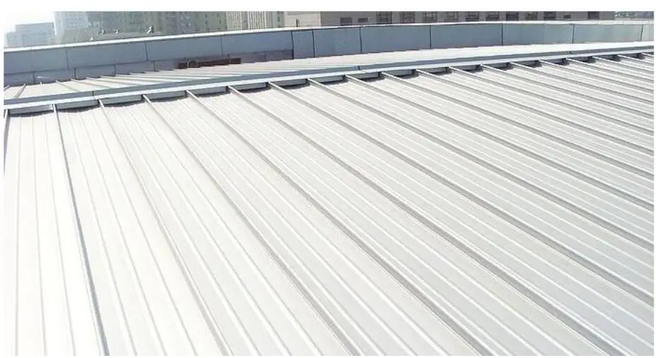 Movable standing seam metal roofing roll forming machine