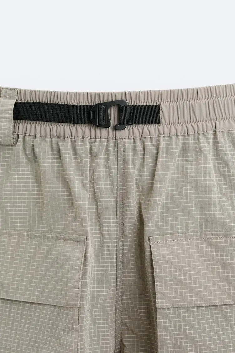 Custom High Quality Nylon Material Wind Breaker Tracksuit Embroidery Logo Windbreaker Tracksuit With Reflective Piping for Men