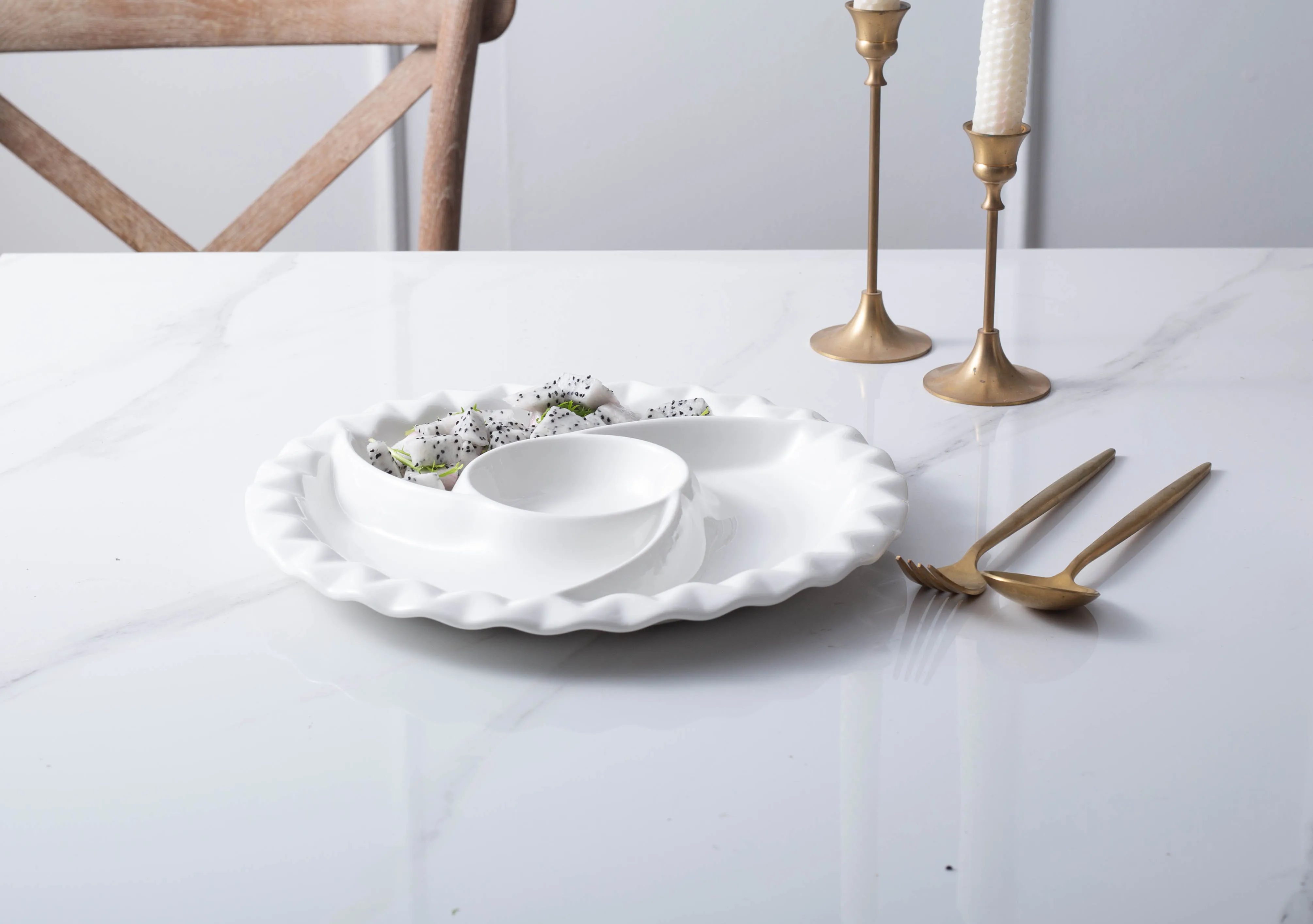 Round compartments ceramic plate white Christmas fruit platter tray porcelain serving platter