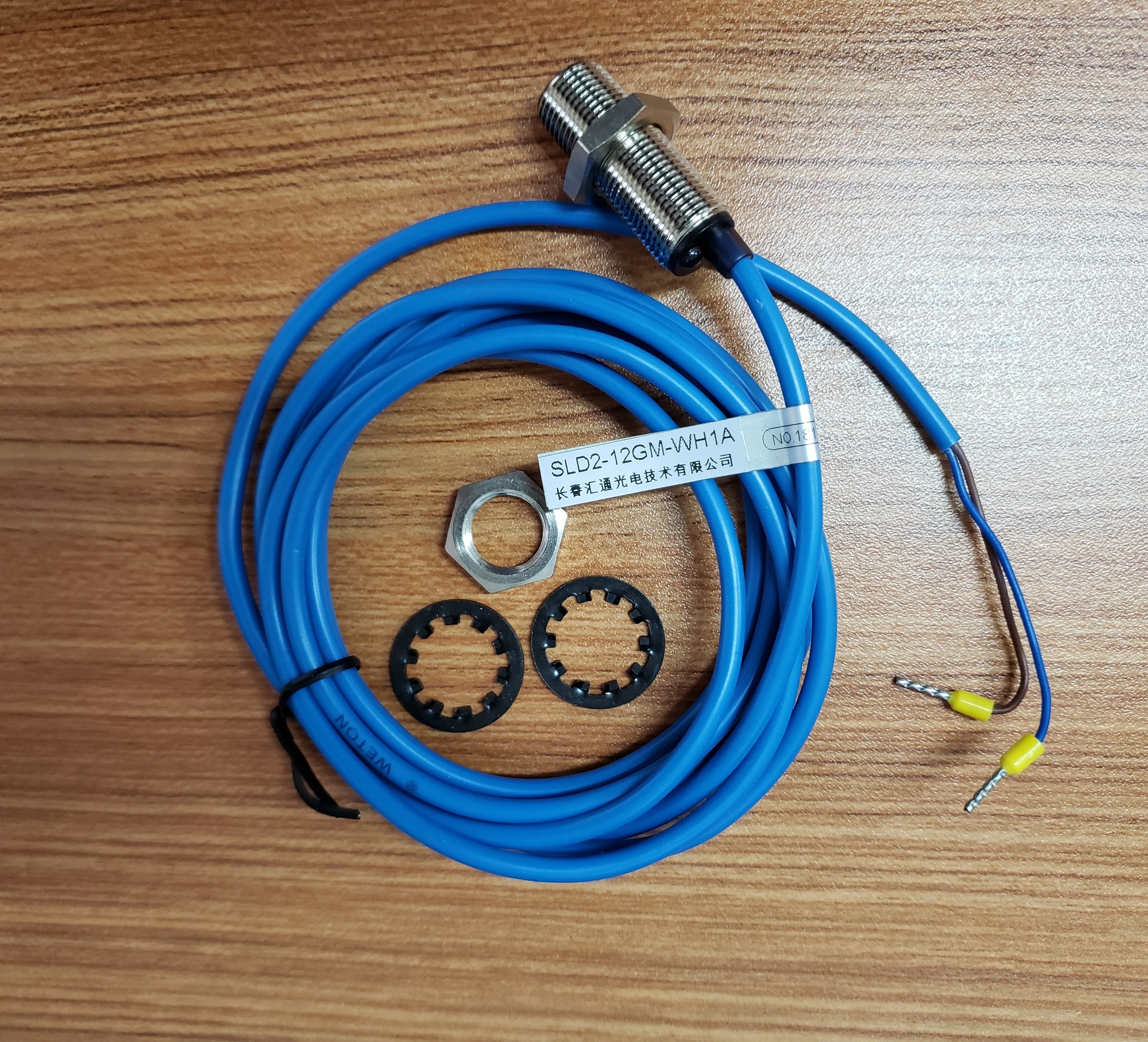 Эскалатор датчик скорости SLD2-12GM-WH1A (DAA177AX2)