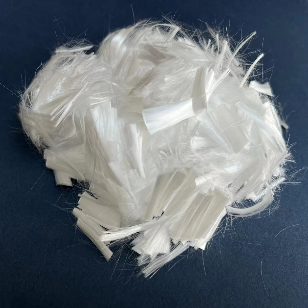 China Polypropylene crack resistance moisture content 25%  Short PP fiber 3mm 6mm 9mm