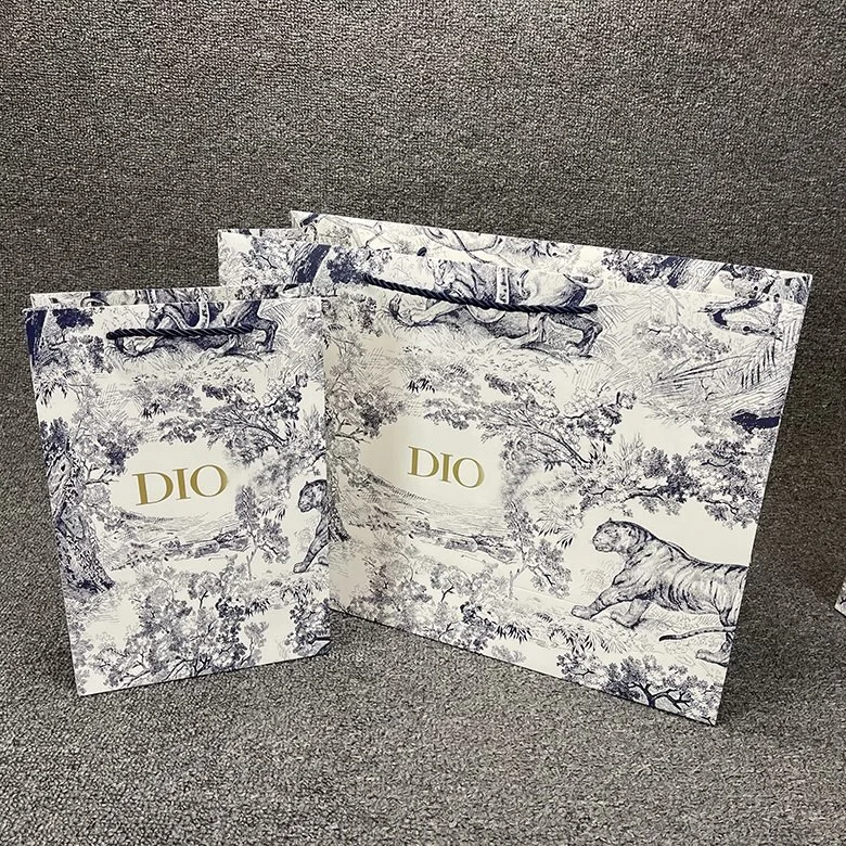 Высококачественный индивидуальный роскошный красочный бумажный подарочный пакет переработанный дизайн бесплатный логотип Высококачественная специальная бумага с ленточной ручкой