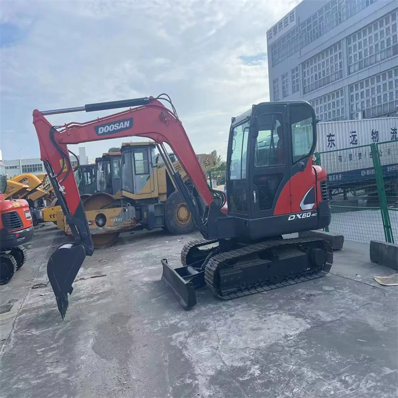 South Korean second-hand 6-ton crawler excavator,  used  Doosan DX60 small excavator