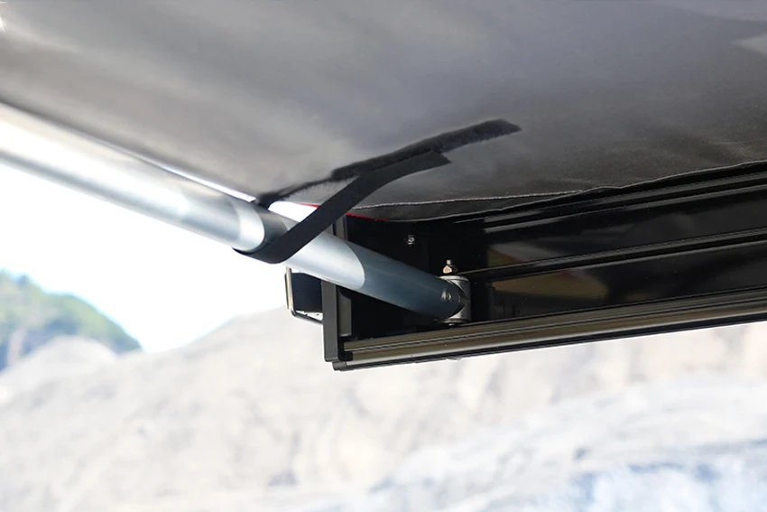 250*250 CM 4WD High Quality Overland Vehicle SUV Truck Aluminum Case Car Side Retractable Awning  UV Protection