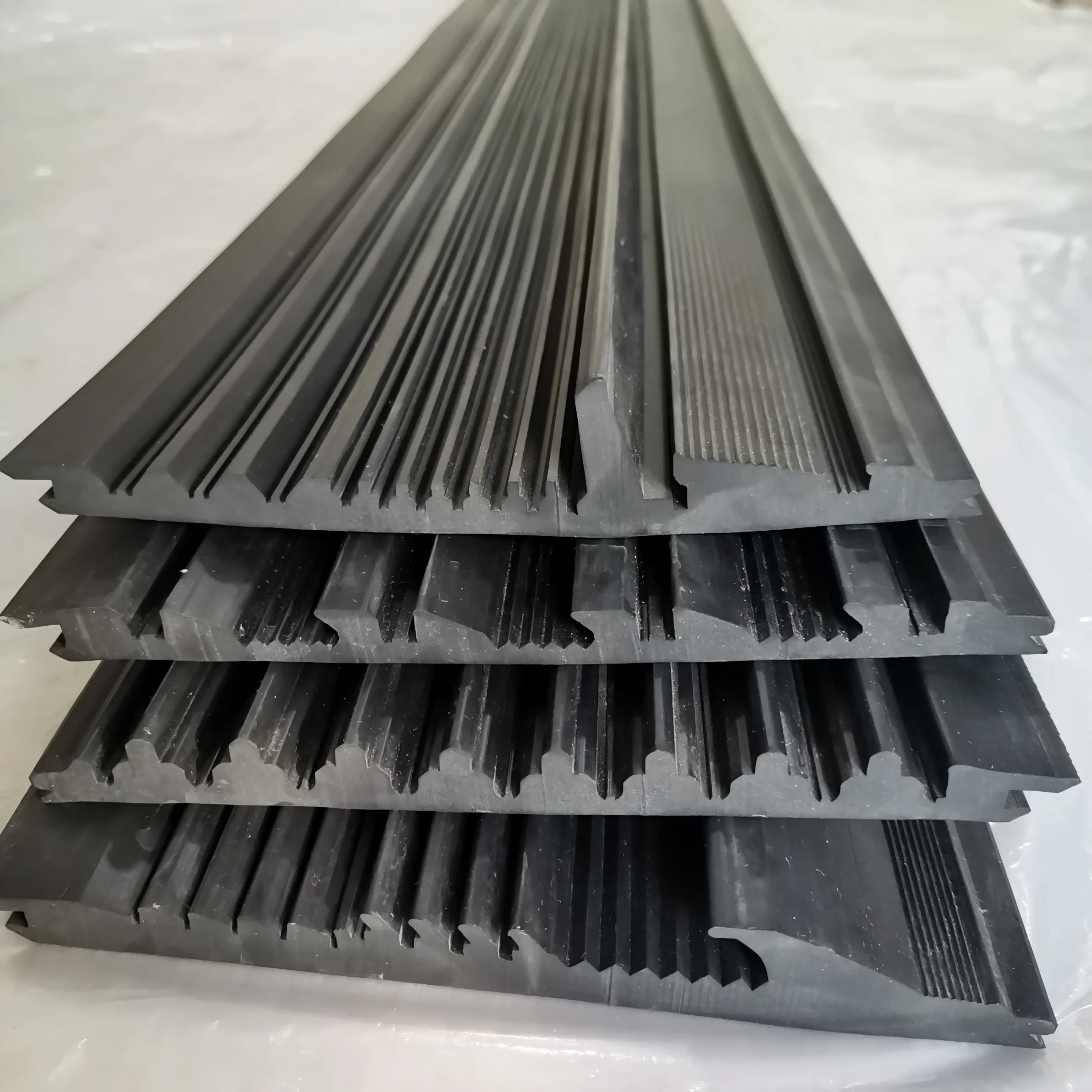 Miner Plastic Rubber Mats Sluice Box Rubber Mat Sluice Box V Ribbed Rubber Mats for Sluice Box