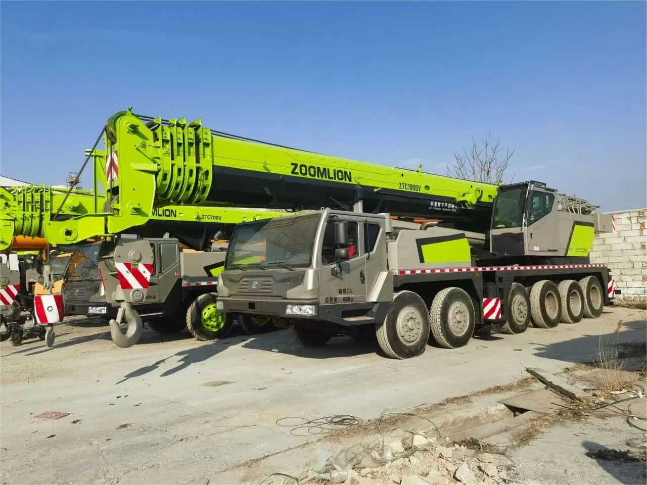 Russia Central Asia Truck Crane ZTC1000V653  100TON NON-All-Terrain C