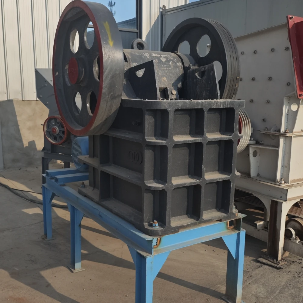 Small Diesel Engine Jaw Crusher Mobile Jaw Crusher with Vibrating Screen