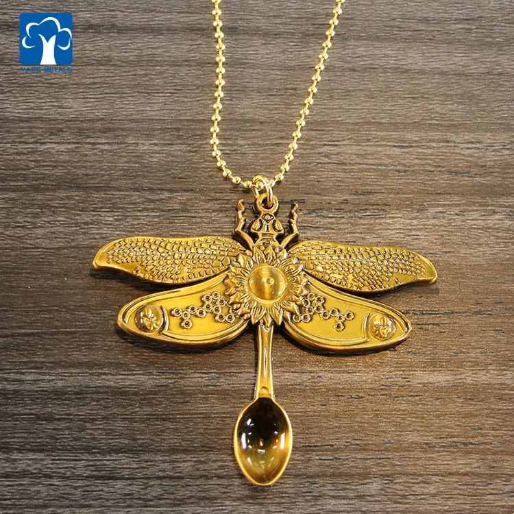 customized quality antique gold fashion jewelry butterfly necklaces personalized delicate necklace with chain for wholesale