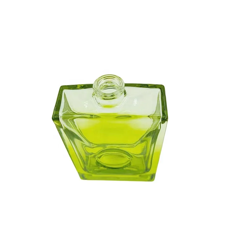 High quality customized cosmetic packing vintage glass 60ml green perfume bottle