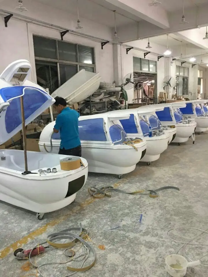 Hydromassage Bathtub with Chromotherapy Lamps / Spa Capsule with Sonotherapy Speakers