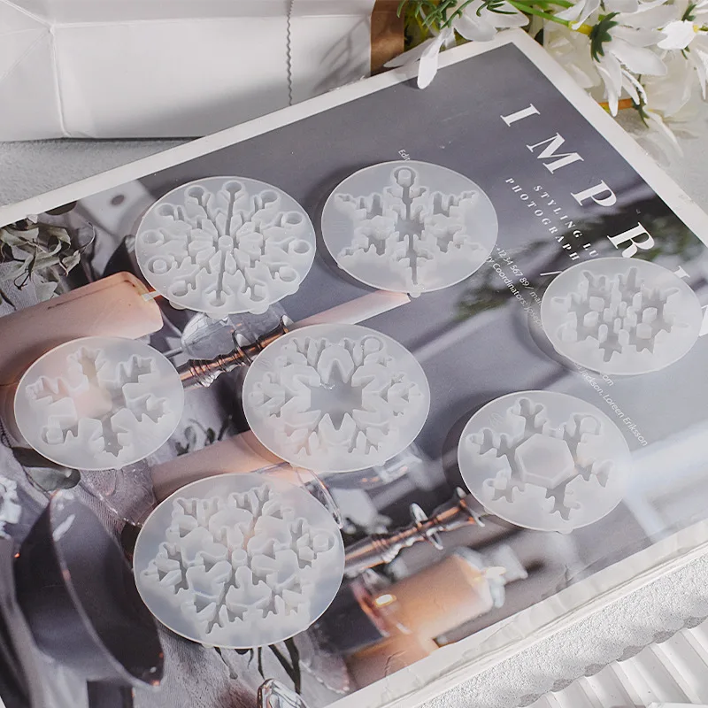 Wholesale DIY Silicone Mold Epoxy Resin Gypsum Plaster Various Snowflake Silicone Mold for Christmas Home Decoration BPA Free