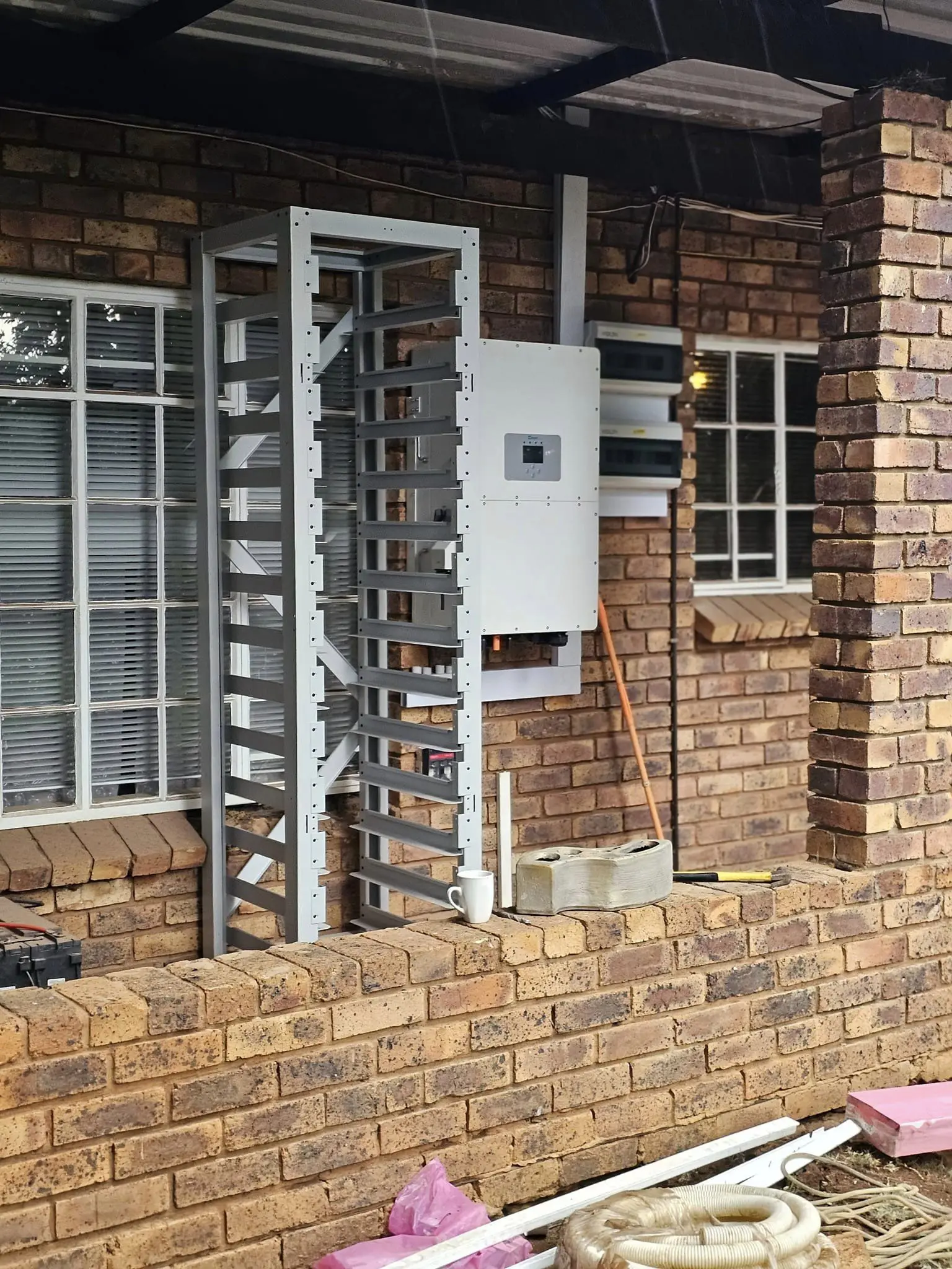 Deye Solar Inverter Hybrid 30Kw 40Kw 50Kw 60Kw High Voltage 380V Hybrid Solar Inverter With Mppt Charge Controller