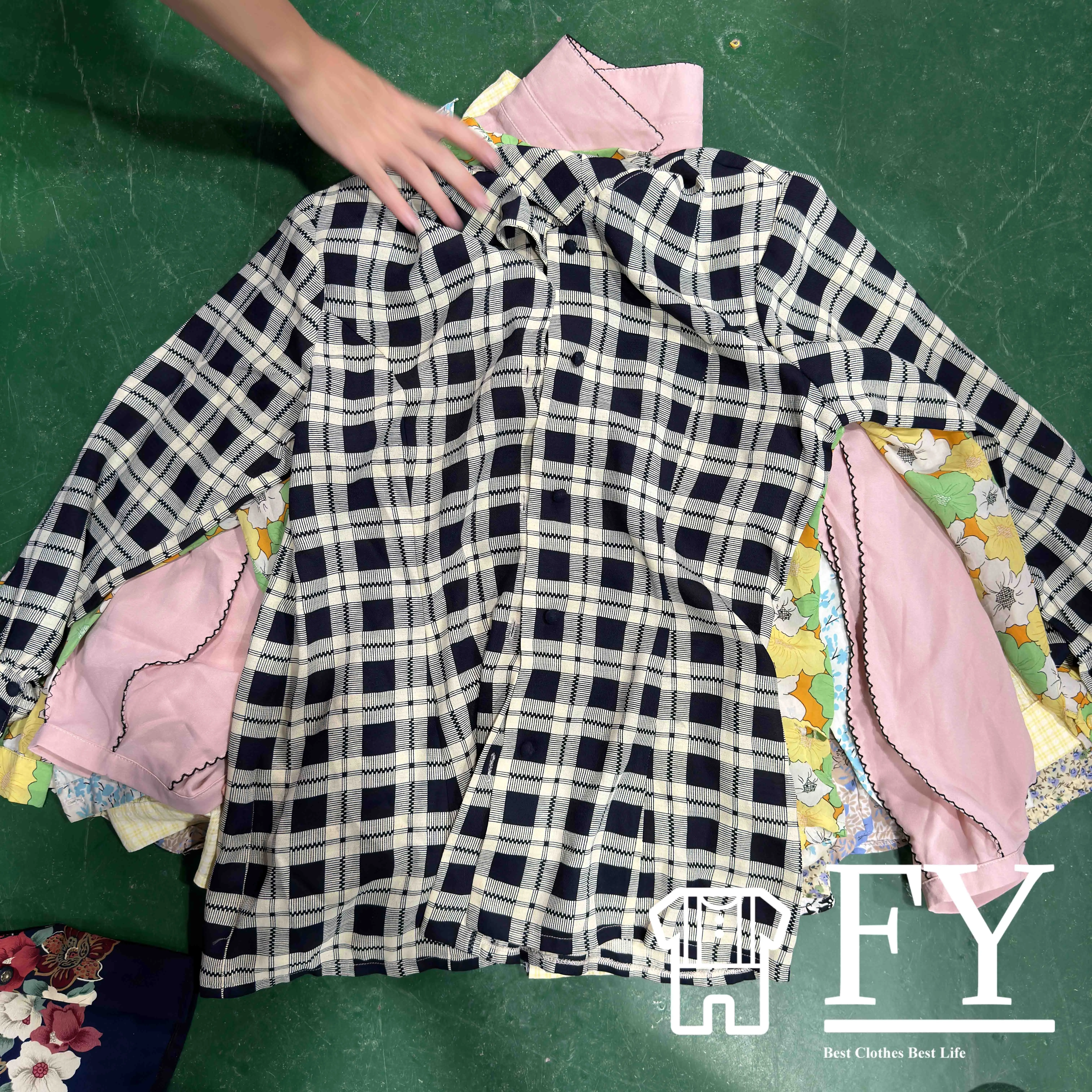 FengYang Bea Bales 45 Kg Clothes Mixed Used Clothing Long Silk Shirt Long Silk Top Silk Shirt Second Hand Clothing AA Grade