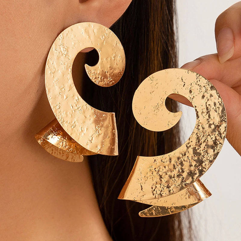 2024 Fashion Jewelry Wholesale Women Chunky Women Irregular scallop earrings summer women geometrical spiral dangle earrings