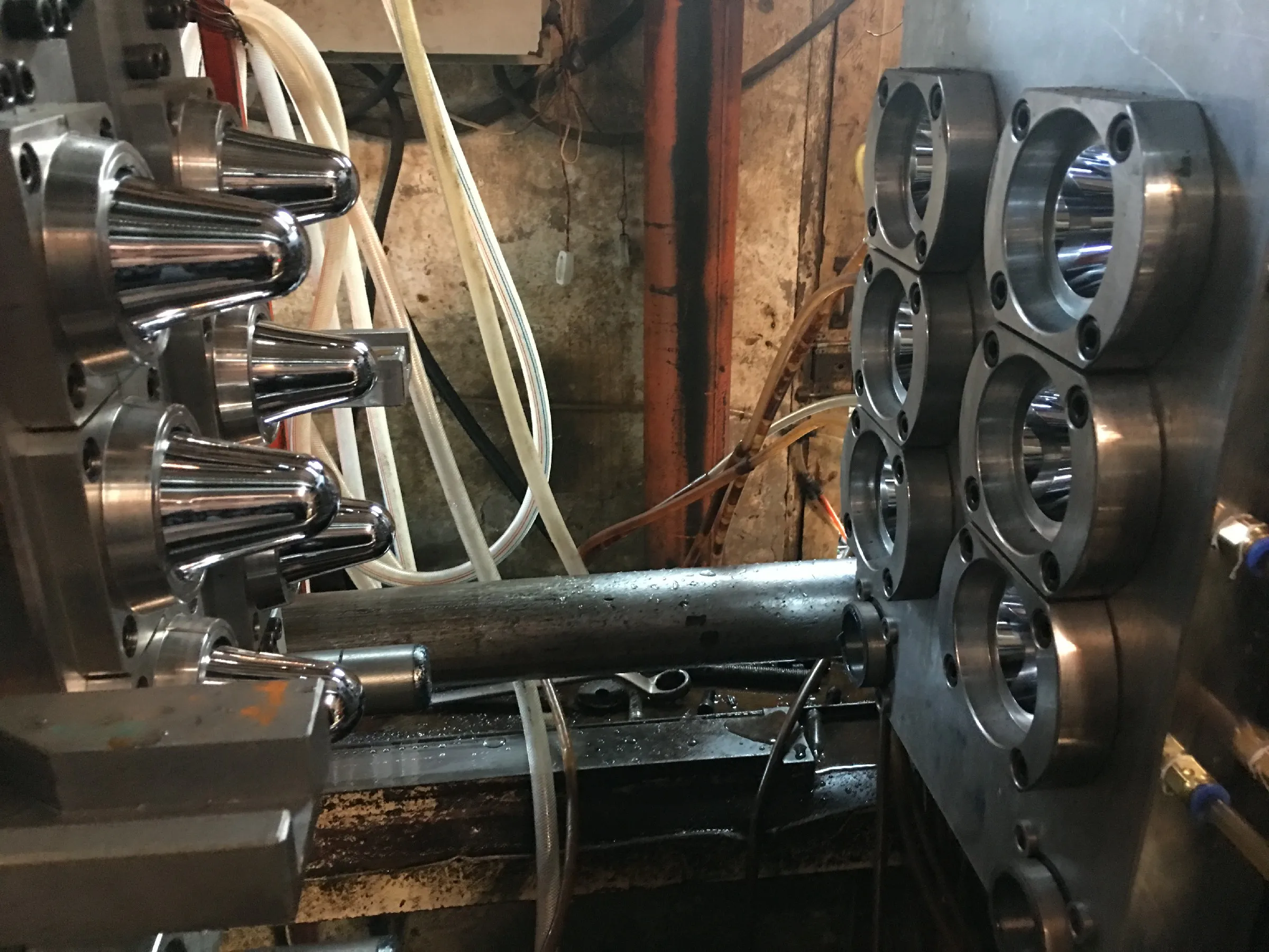 6cavity big neck PET Jar preform mould with hotrunner system