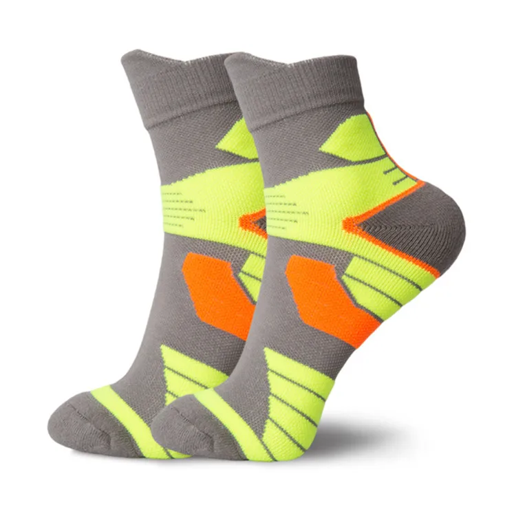 Wholesale Colorful Sports Basketball Cycling Running Socks