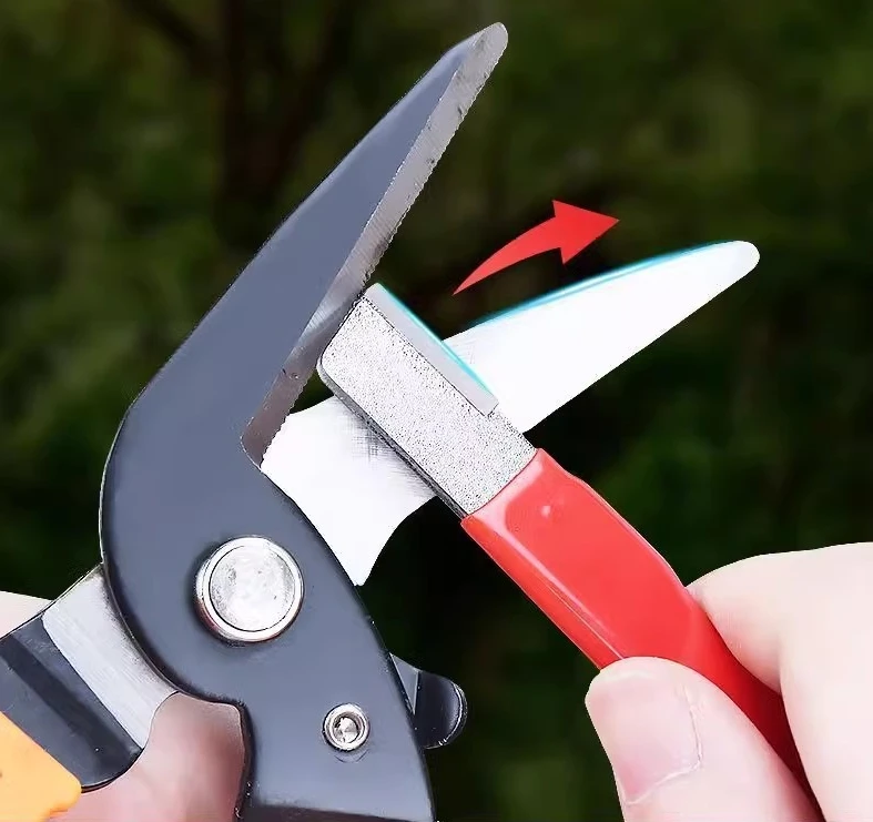 Outdoor portable garden scissors knife sharpener garden scraper quick knife sharpener finishing knife trimming cutter