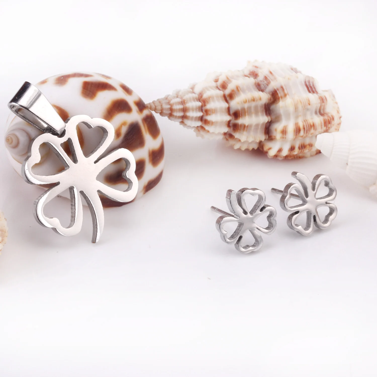 Wholesale Women Stainless Steel 18K Gold Plated Lucky Pendant Necklace Earring Set Jewelry Set Jewellery