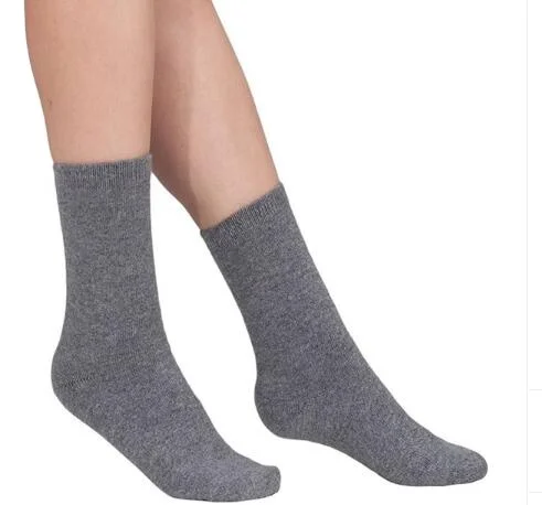 2022 Special Design Widely Used Custom Winter Wool 100% Cashmere Cable Knitted Socks For Men And Women