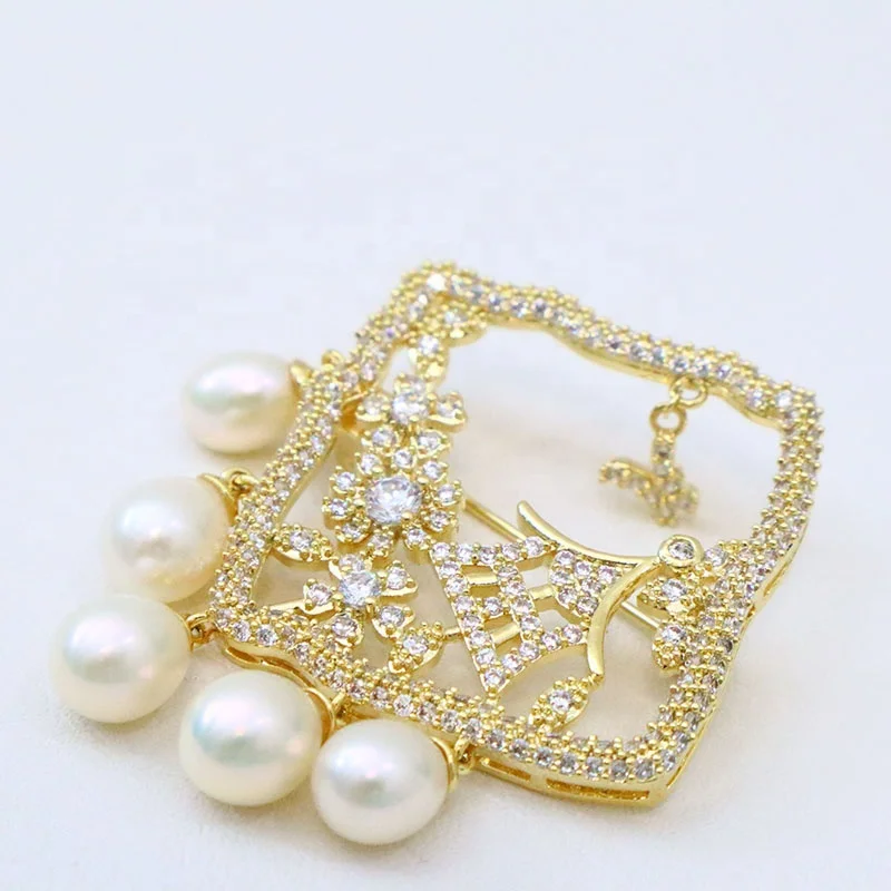 Hot Selling  pavilions Pattern Brooch inlaid big Zircon and Freshwater Pearl pin for Women