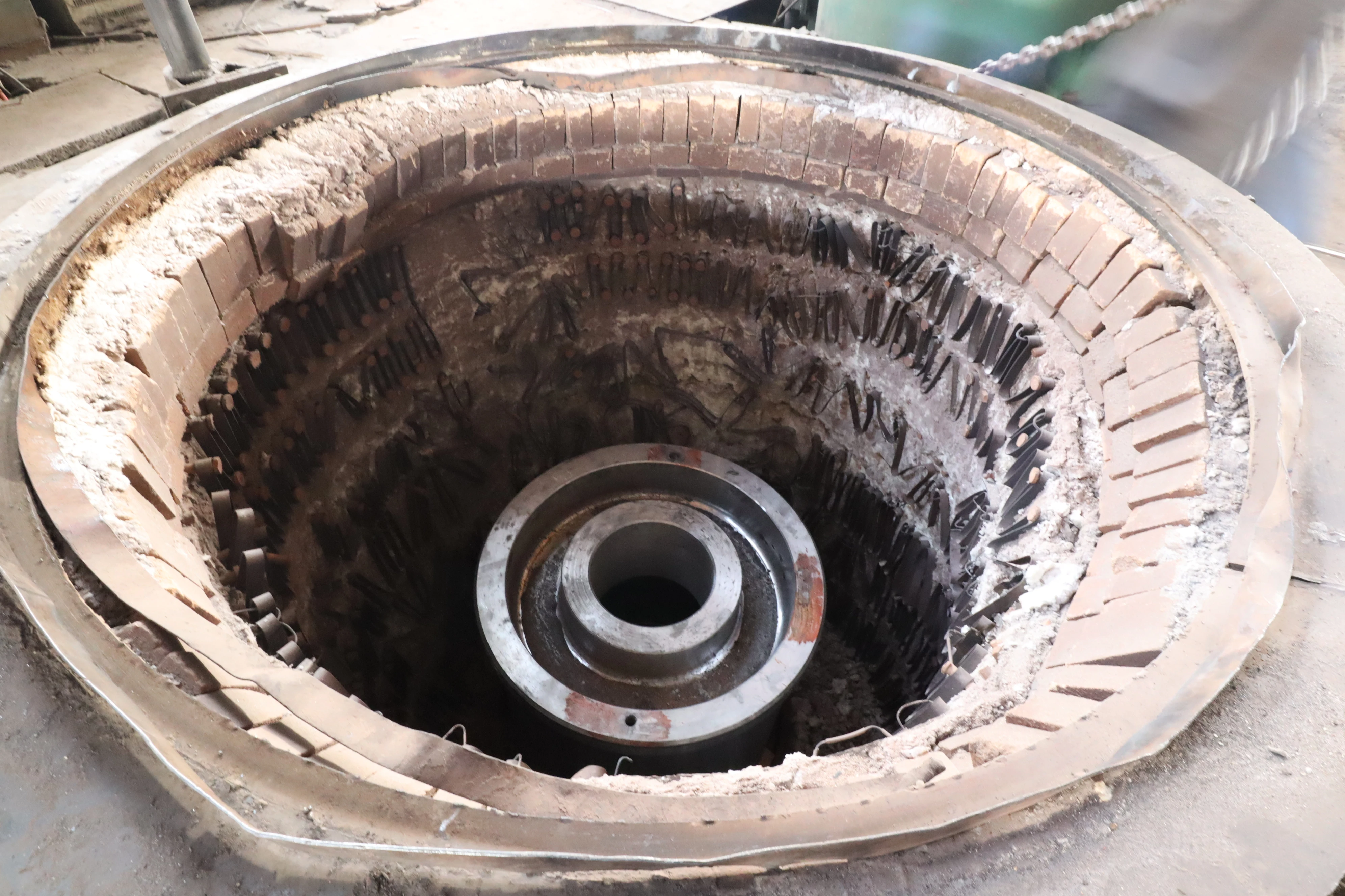 Factory high quality high Manganese Steel Crusher Roller Shell Mining Machine Pellet Parts Roller Shell