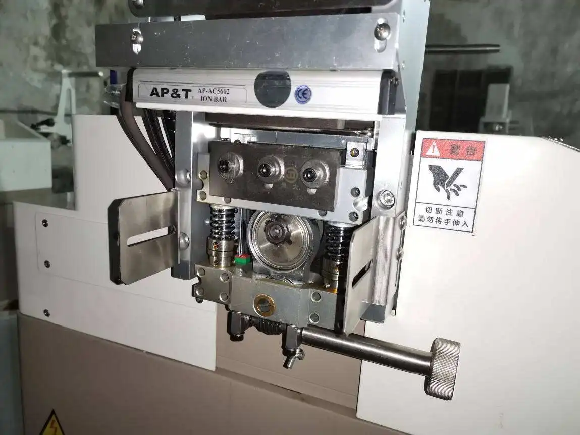 Touch Screen Printed Fabric Wash Care Satin Ribbon Trademark Textile T Shirt Neck Label Ultrasonic Cutting Machine