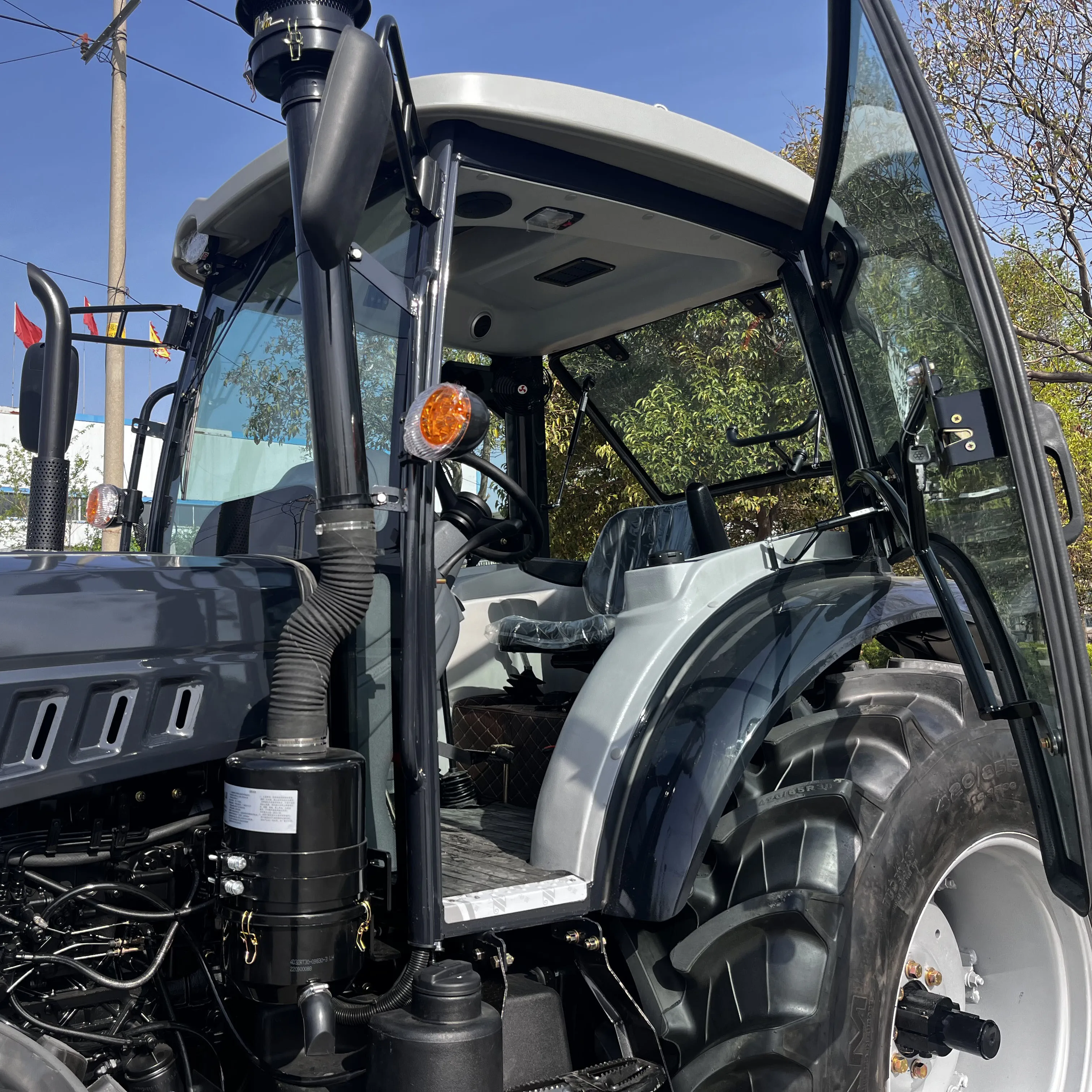 Farm popular new style Tavol 80hp 90hp 100hp small garden farm tractors agriculture tracteur machinery compact tractor for sale