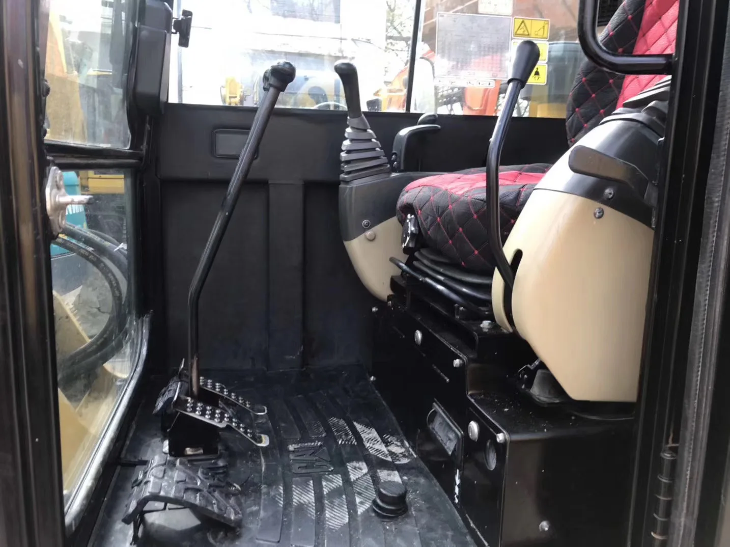Low working hours original second hand Caterpillar 306 excavator  Hot selling good quality cheap used Caterpillar 306 excavator