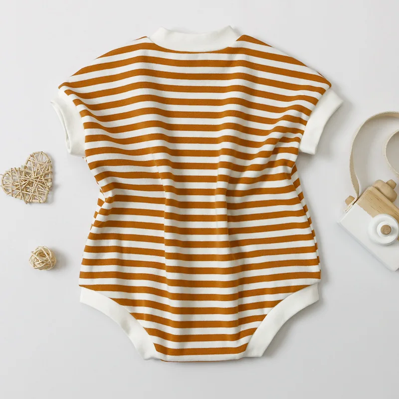 New baby crawler suit with short sleeves and double-sided wool stripe for newborn babies