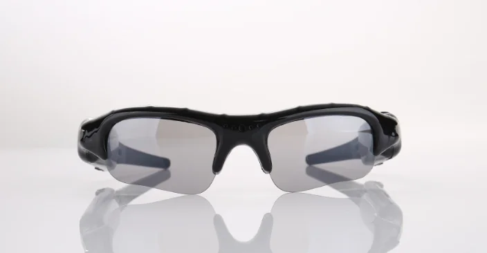 Fashionable Smart blue-tooth glasses portable multifunction sunglasses for driving and Entertainment