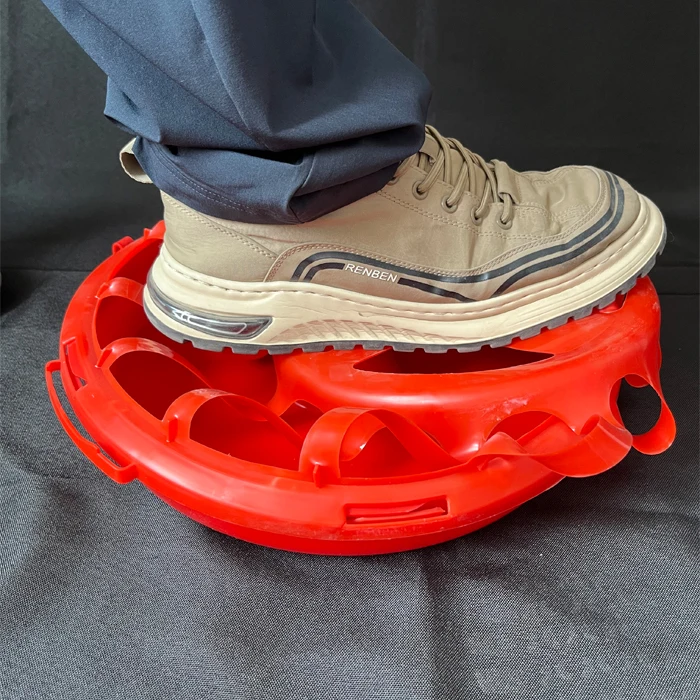 Anti-leak feeder for chicken poultry equipment