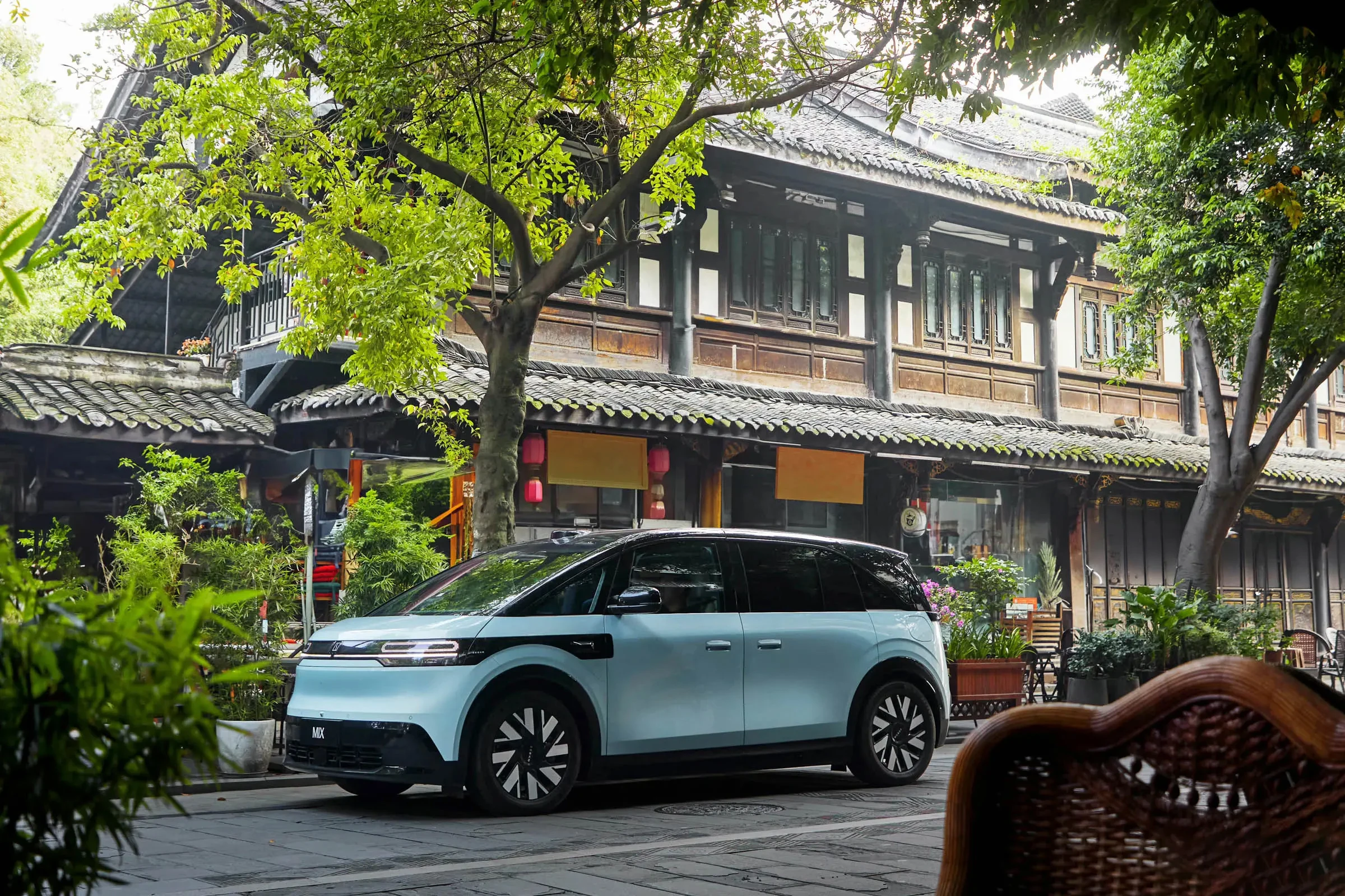 2025 Popular Pure Energe Vehicle Zeekr MIX Chinese Brand New MPV