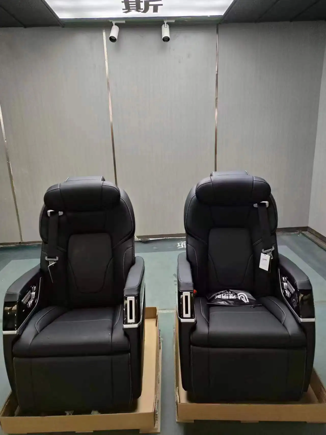 2024 New Technology Professional Manufacturing Synthetic Cloth Leather Seats For Lorinser