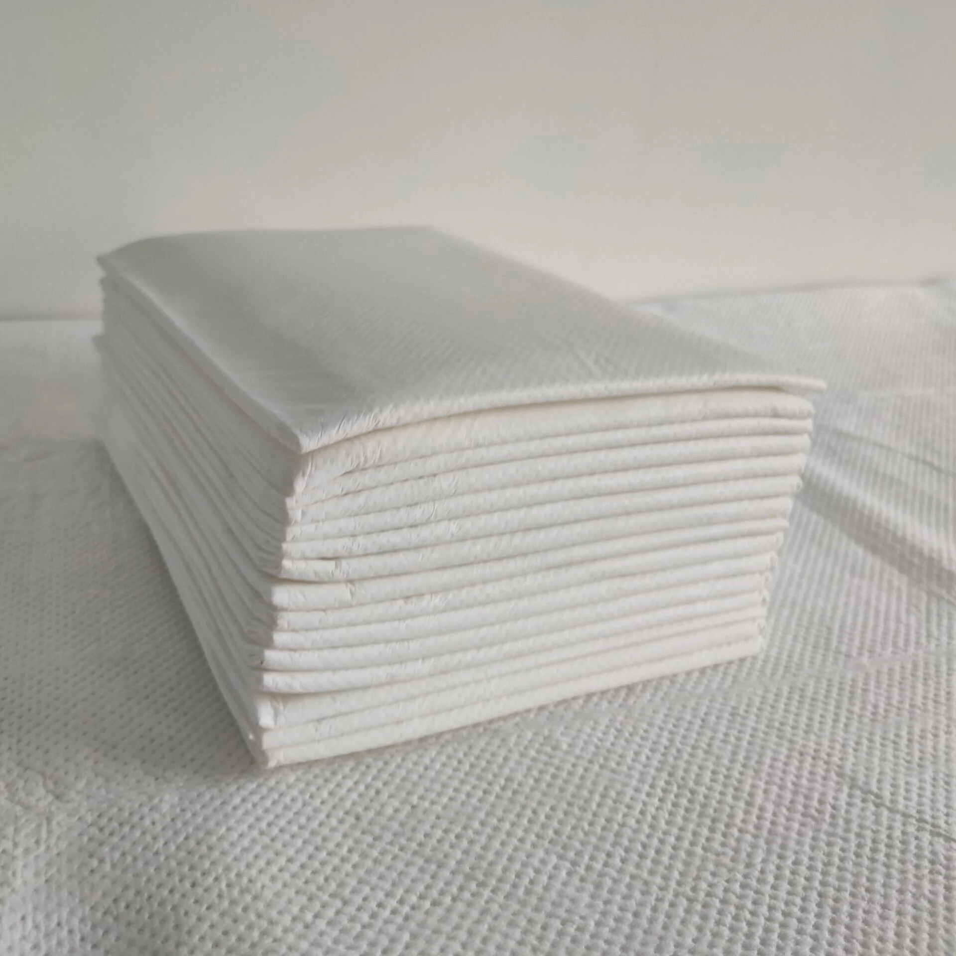 Family women during pregnancy use water absorbing suitable for urinary incontinence washable waterproof mattress