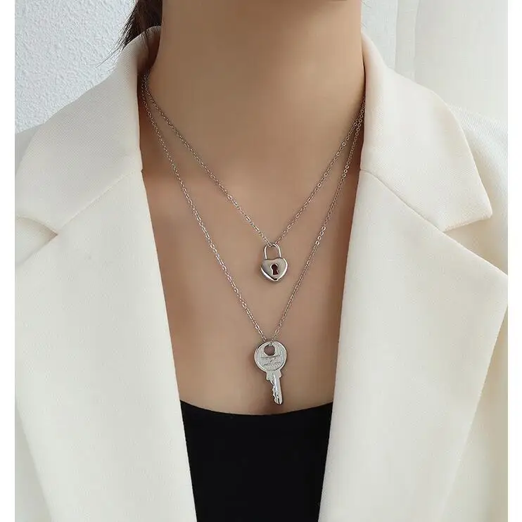 Moge New Arrival Couples Jewelry Heart Locket Necklace Padlock and Key Pendant Necklace Set for Women Gift