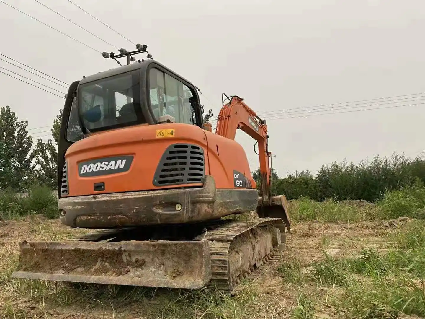 Second hand 6ton doosan excavator in dubai used doosan excavator DX60 DX60-9 DX60E DX60R DX60W DH60-7