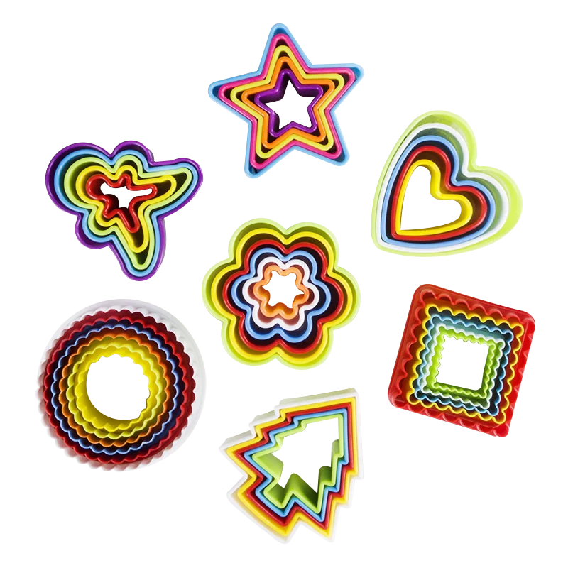 
5 Pcs/Set Plastic Cookie Cutters Christmas Biscuit Cutters and Fondant Cake Cutters Random Color 