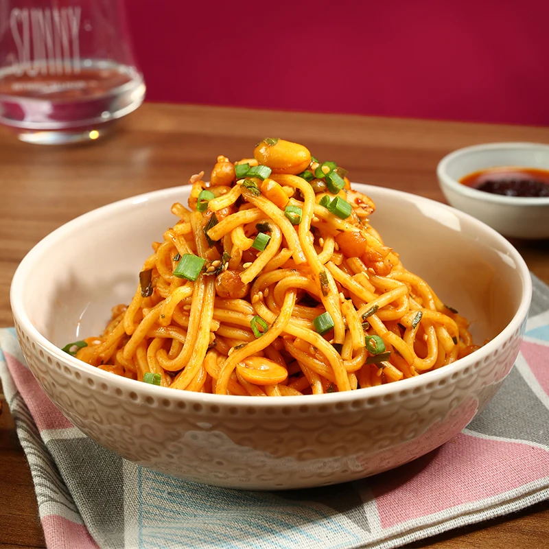 China Sells Instant Noodles Without Deep Frying and Brewed Mixed Noodles With Tomato Flavor and Rich Ingredients