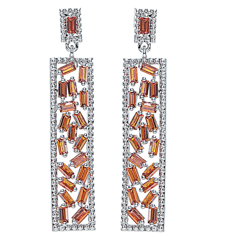Серьги с асимметричным рисунком из циркония Amazon