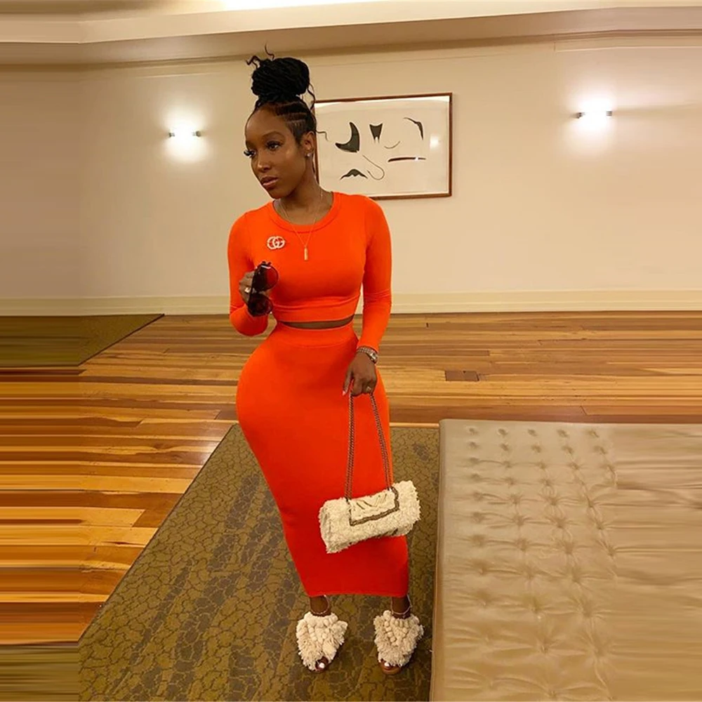 
8012 Women sets high quality long sleeve woman fashion summer two piece set dress crop top & casual skirt 