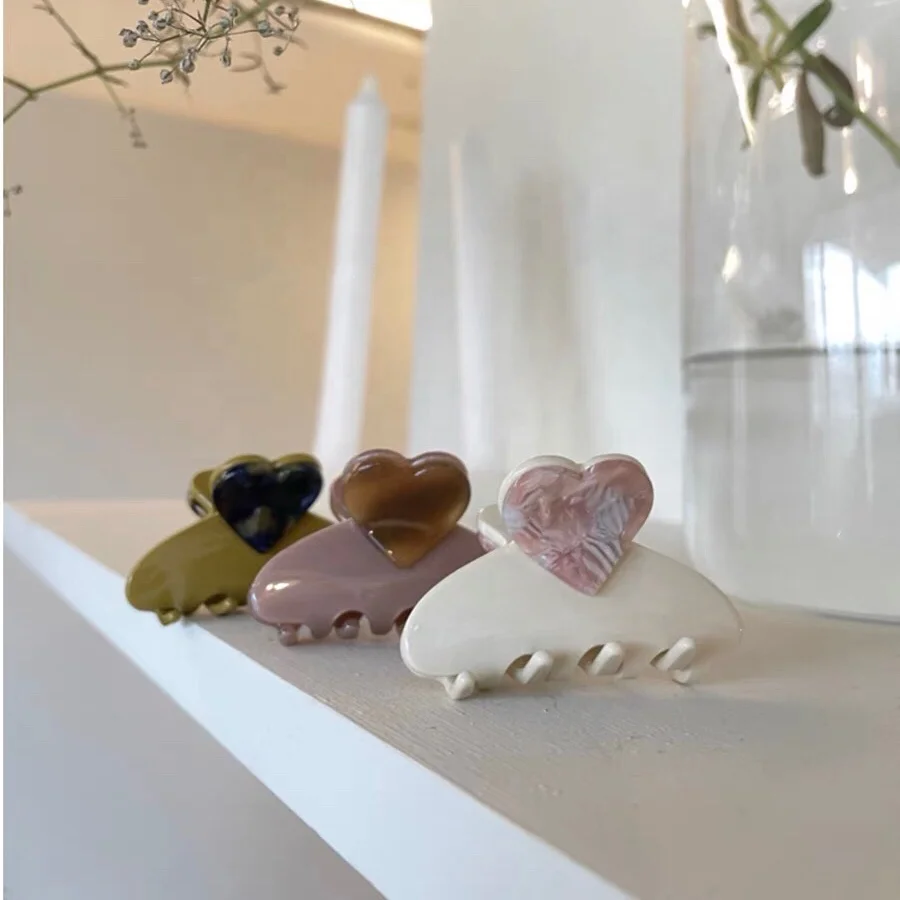 wholesale cute small size 6 cm handle with love heart acetate hair claw clip  kids hair accessories  jaw clips