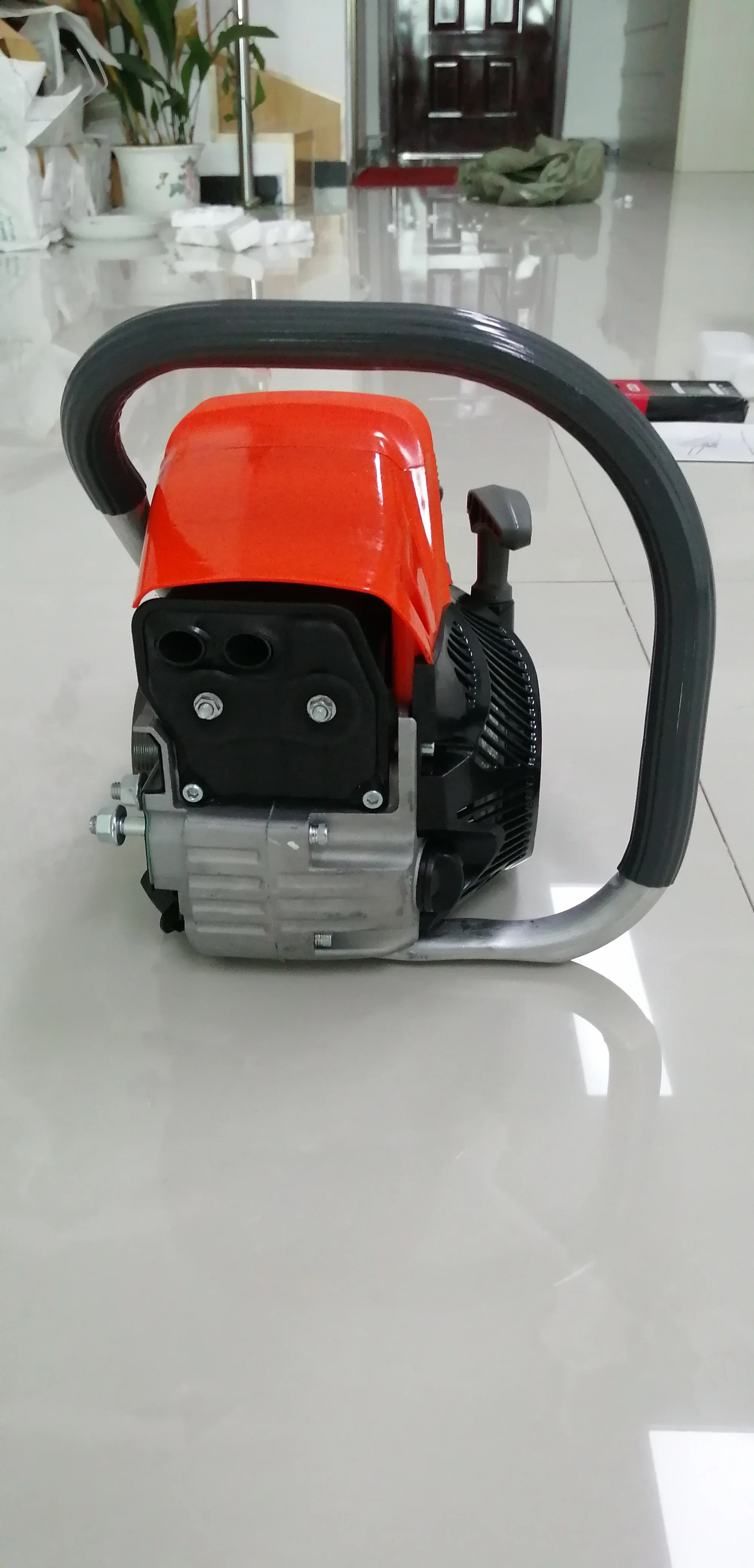 still gazoline chain saw machine, high working speed plastic handle mini chain saw