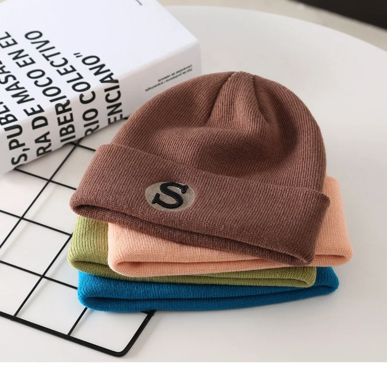 custom embroidered beanie with your own logo, custom high quality winter knitted beanies ,unisex acrylic beanies