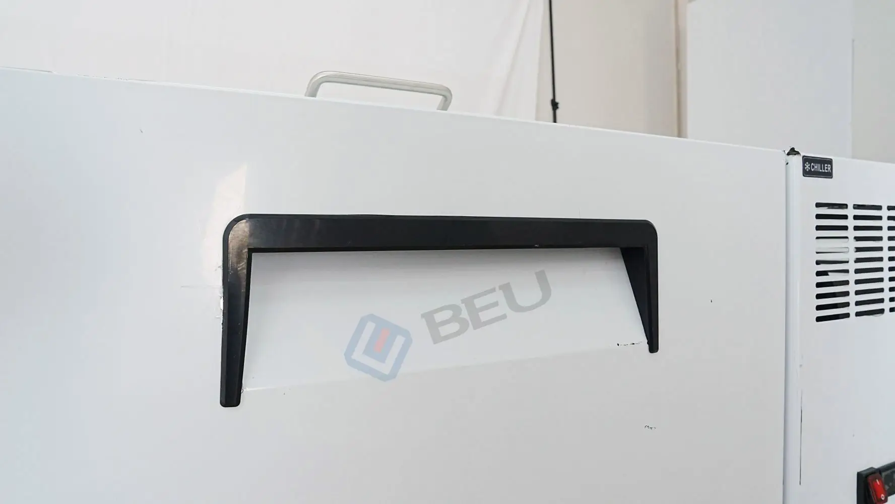 Reduce the smell of garbage double door commercial chiller decrease the food breakdown hygenic waste cooler for kitchen waste