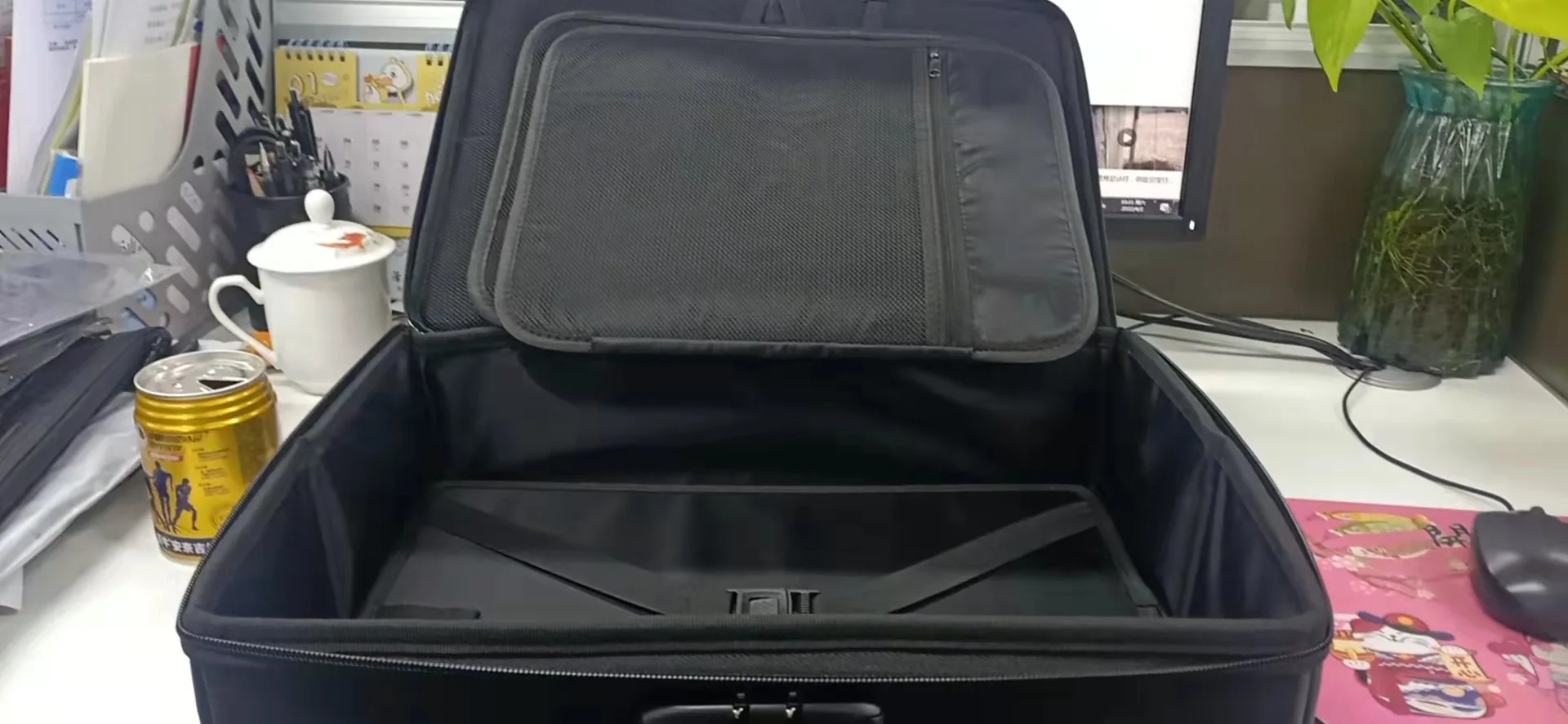 Water Resistant Fire Safe 3-layer Zipper Closure Organizer Boxes Black Waterproof Fireproof Document Bag With Lock