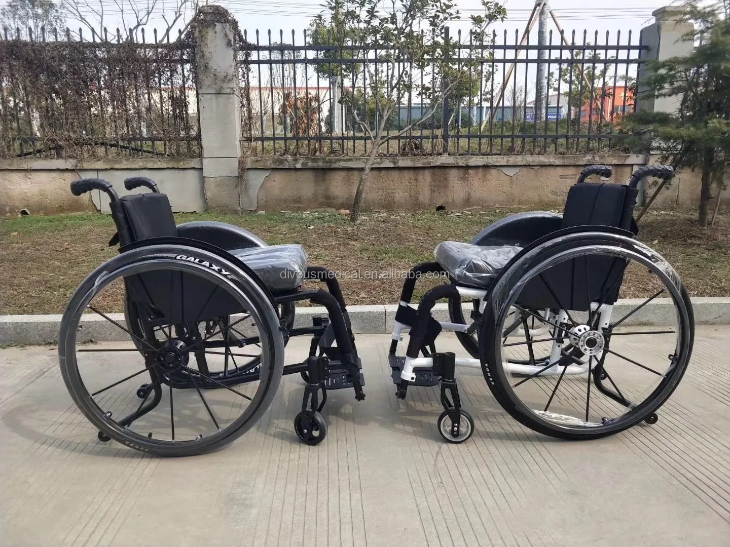 Aluminum Alloy Disabled Lightweight Folding Manual Sports Active  Wheelchair Sports Wheelchair 24 Inch Rear Wheel Tire